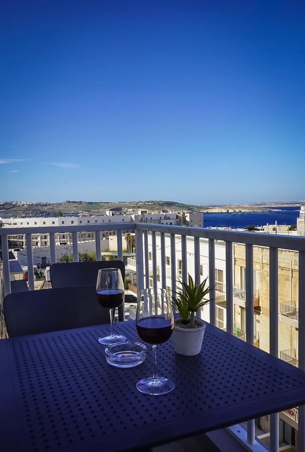 Spacious 3 Bedroom Located With Sea Views Appartement St. Paul's Bay
