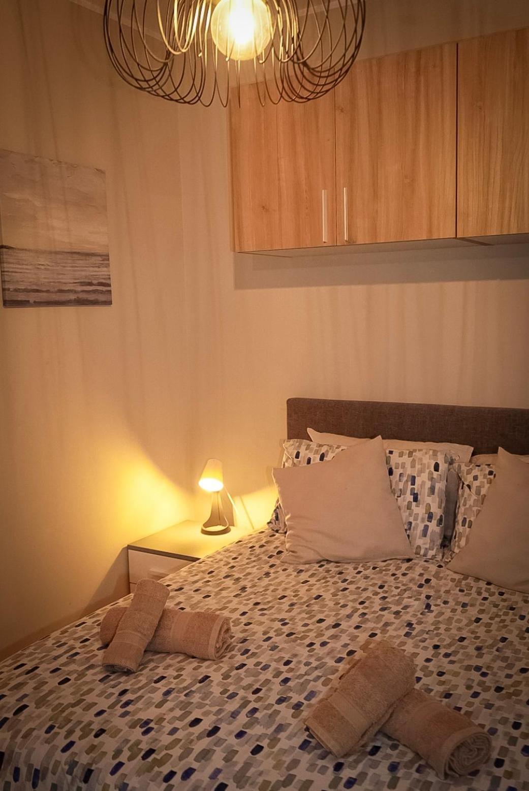 Spacious 3 Bedroom Located With Sea Views