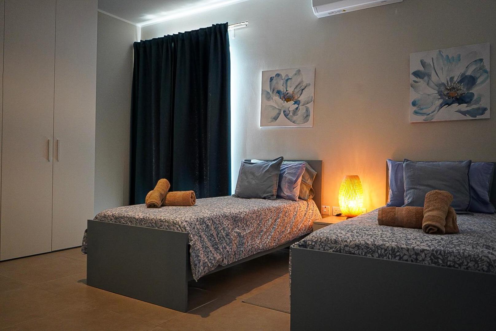 Spacious 3 Bedroom Located With Sea Views